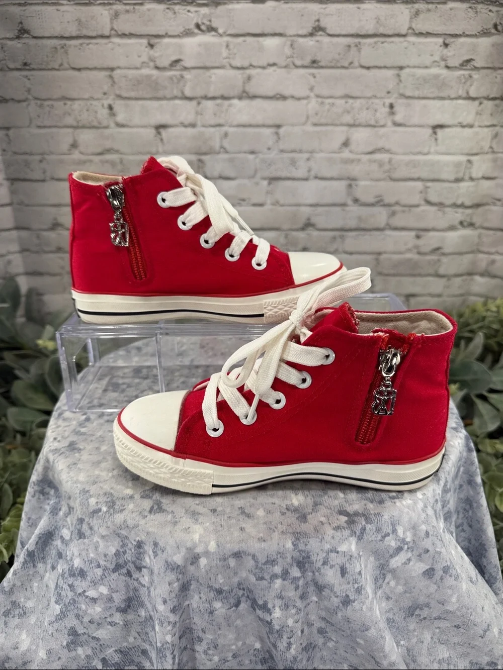 REN BEN - Red Canvas Classic Mid-High Fashion Sneakers - Boys 13M ❤️ EUC